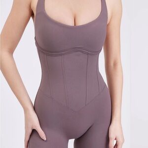 NWT🏷️ Buff Bunny workout Bodysuit size: Large, 8 🆓 🎁 essential oil W/ Purchase!